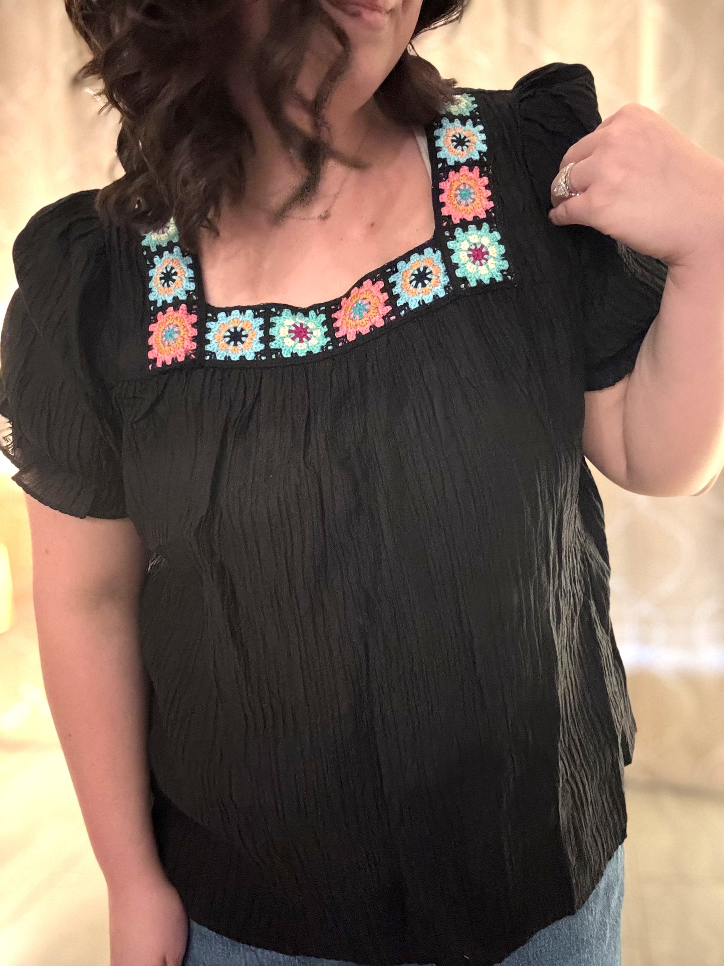 "Pucker Up Buttercup" Black Linen Top PLUS